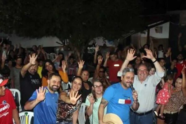 David Vincensi apresenta propostas nos bairros São Jorge da Lagoa e Portal Caiobá